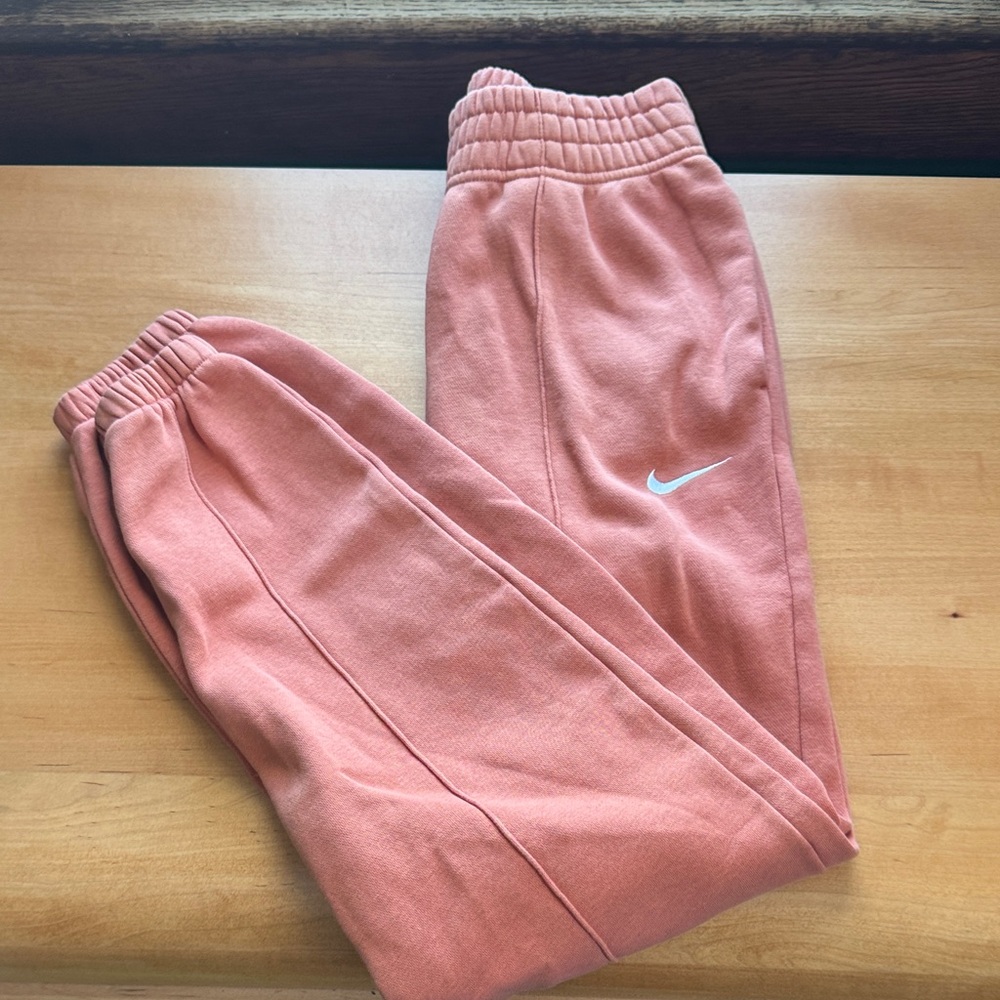 Women’s nike joggers extra small